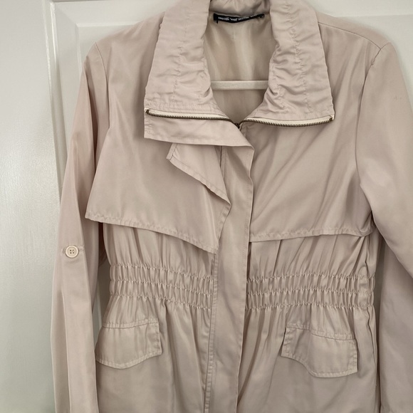 Neutral Utility Jacket. Size Medium - Picture 10 of 10